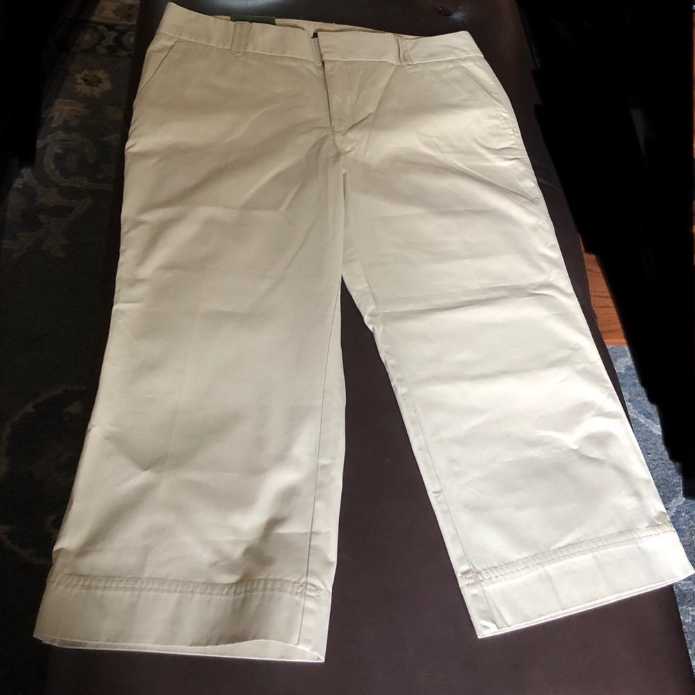NWT 16P Eddie Bauer Mercer fit capris khaki tan